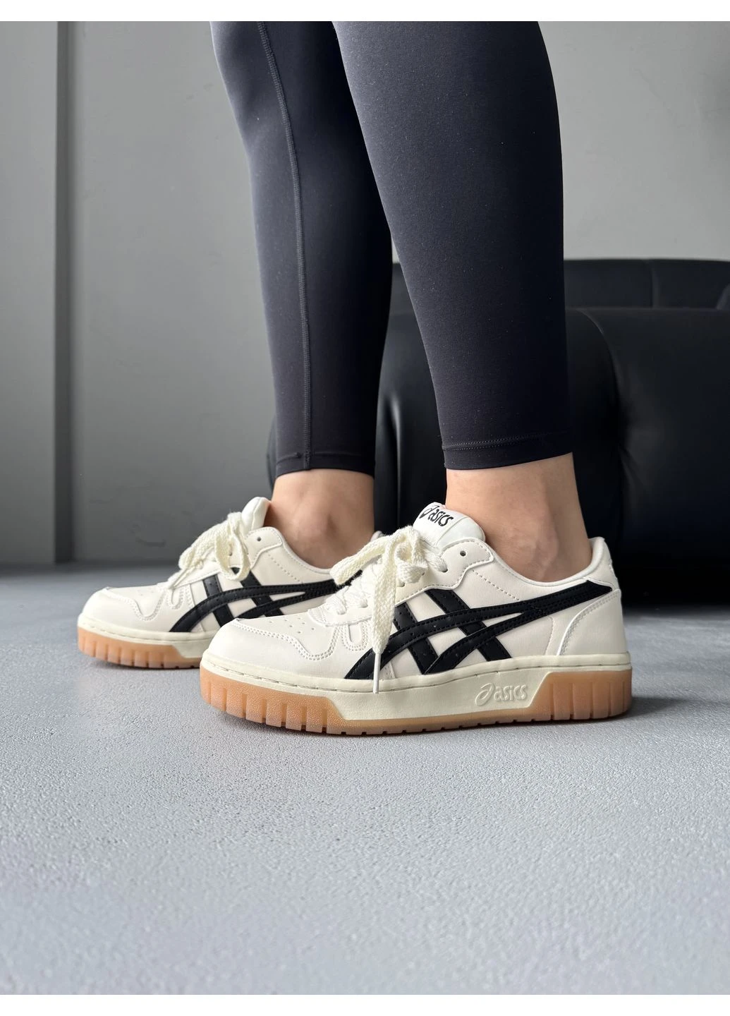 Чорні кросівки чоловічі asics court mz beige/black асікс гель чорні демісезон No Brand