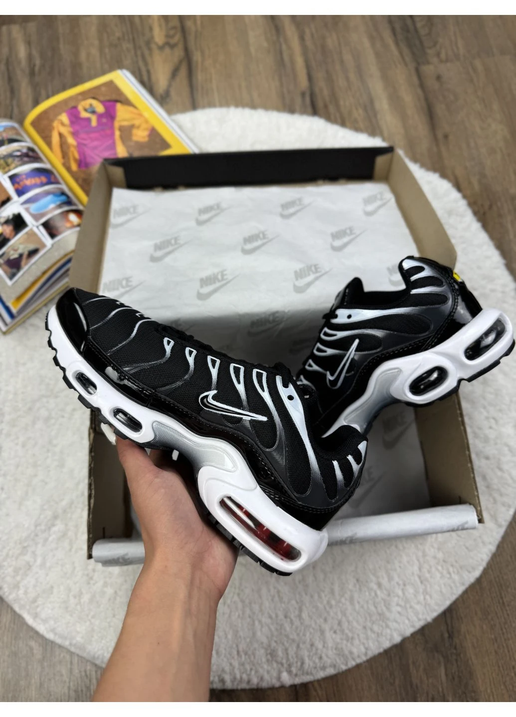 Белые демисезонные кроссовки мужские nike air max tn plus black white найк аир макс тн плюс белые No Brand