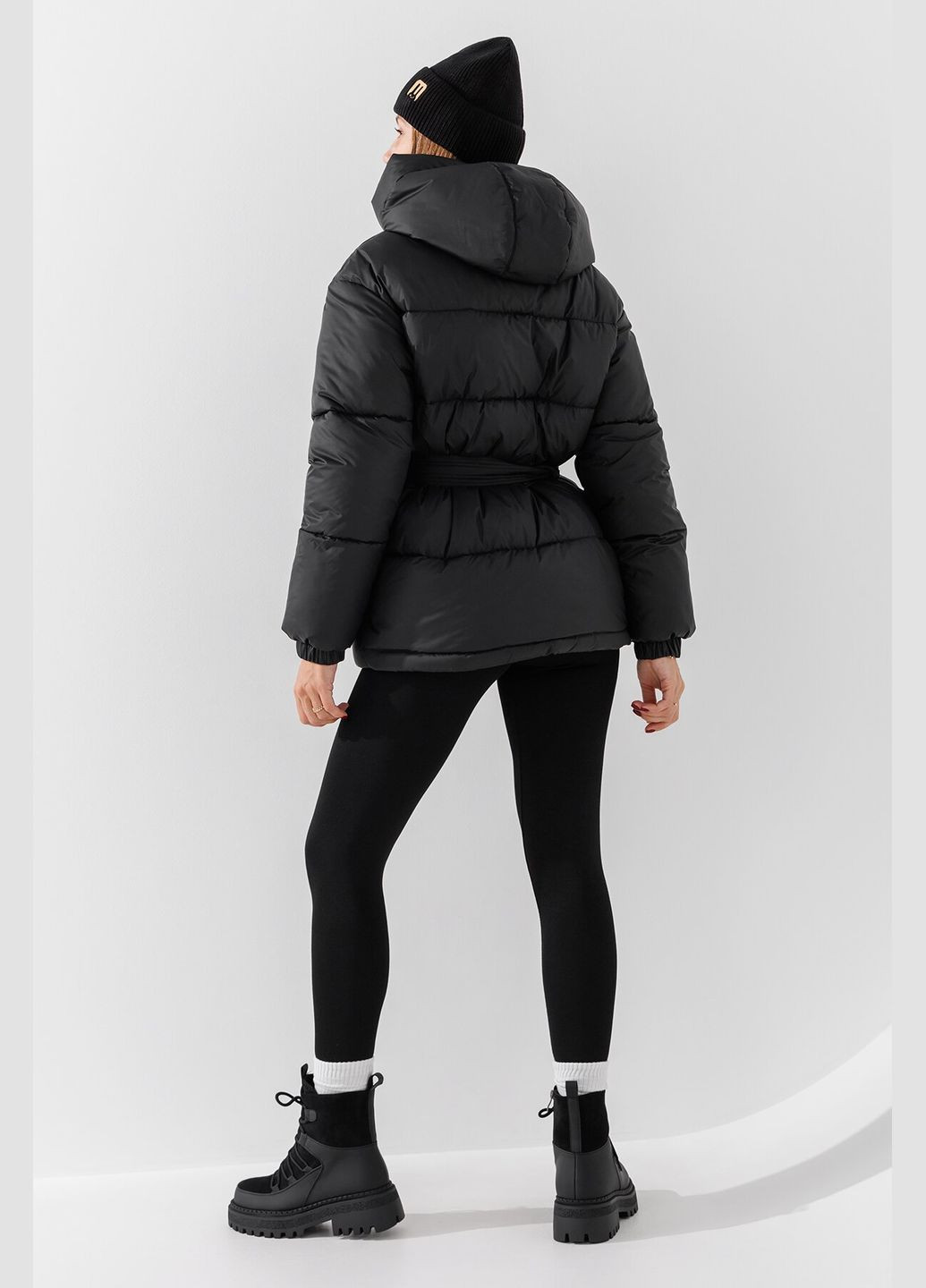 Черный демисезонный Пуховик LAWA