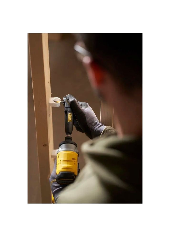 Угловая насадка с набором бит STA88582 Stanley (317304352)