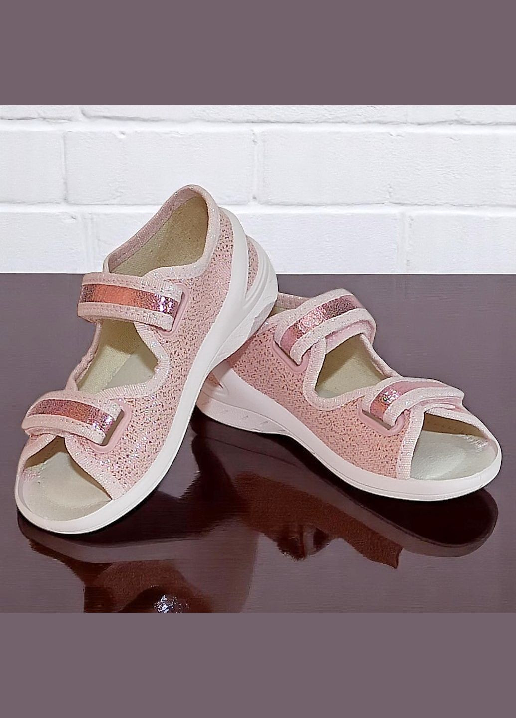 Розовые ортопедические открытые тапочки текстильные босоножки на липучках валди Waldi