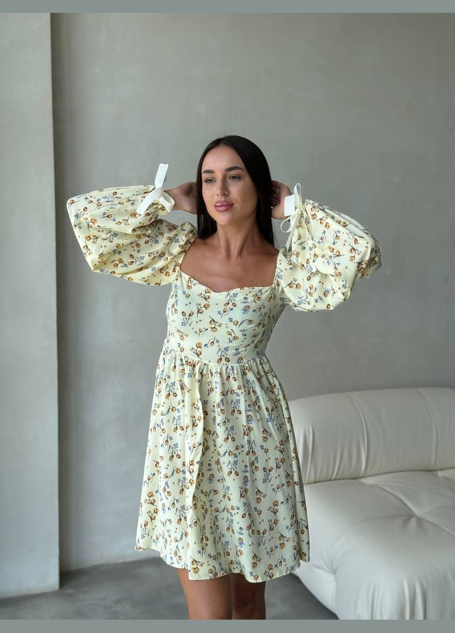 Жовтий повсякденний сукня жіноча - вільна міні з принтом кльош JUGO з квітковим принтом