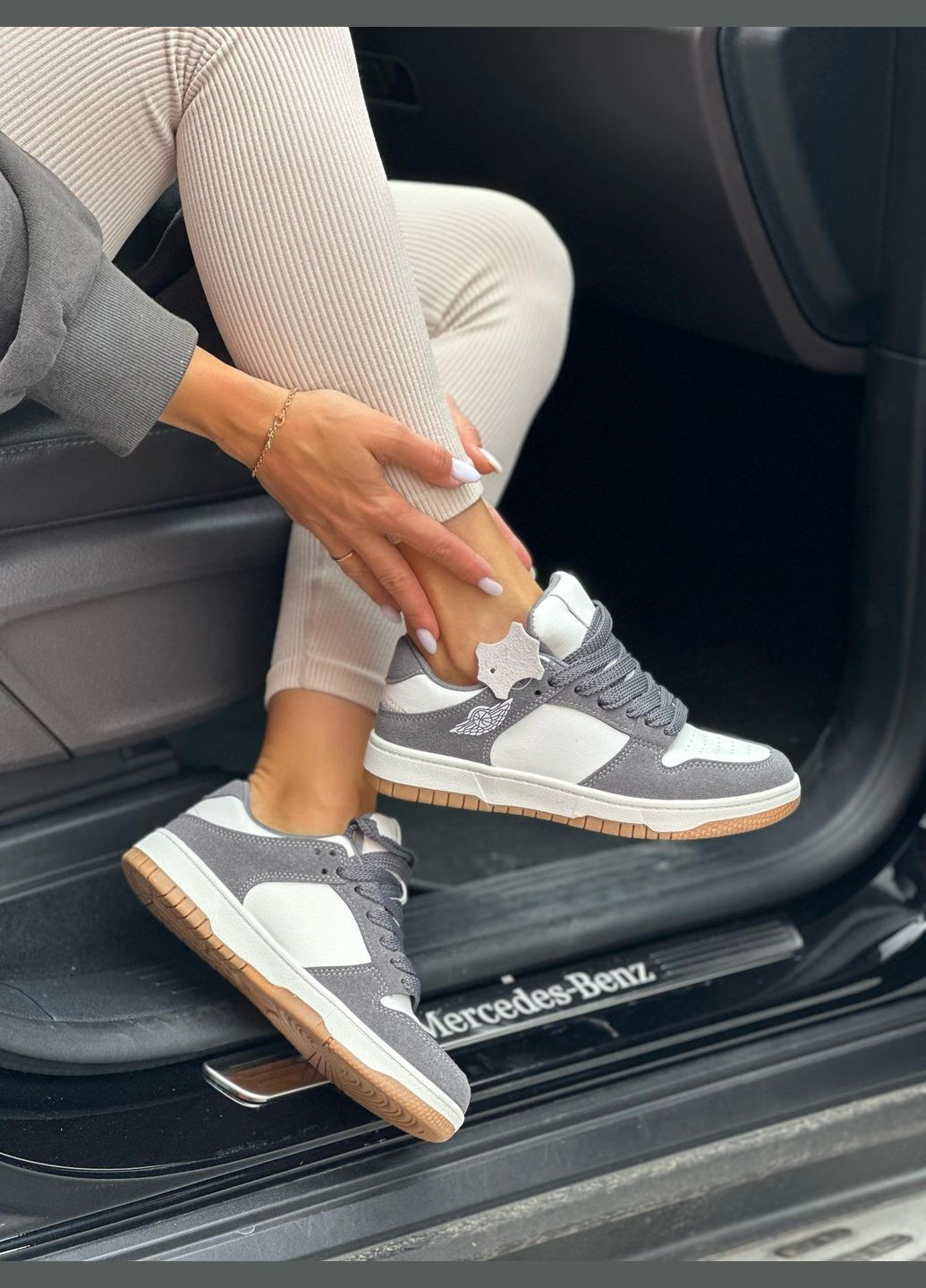 Сірі кеди жіночі сірі білі повсякденні демісезонні No Brand