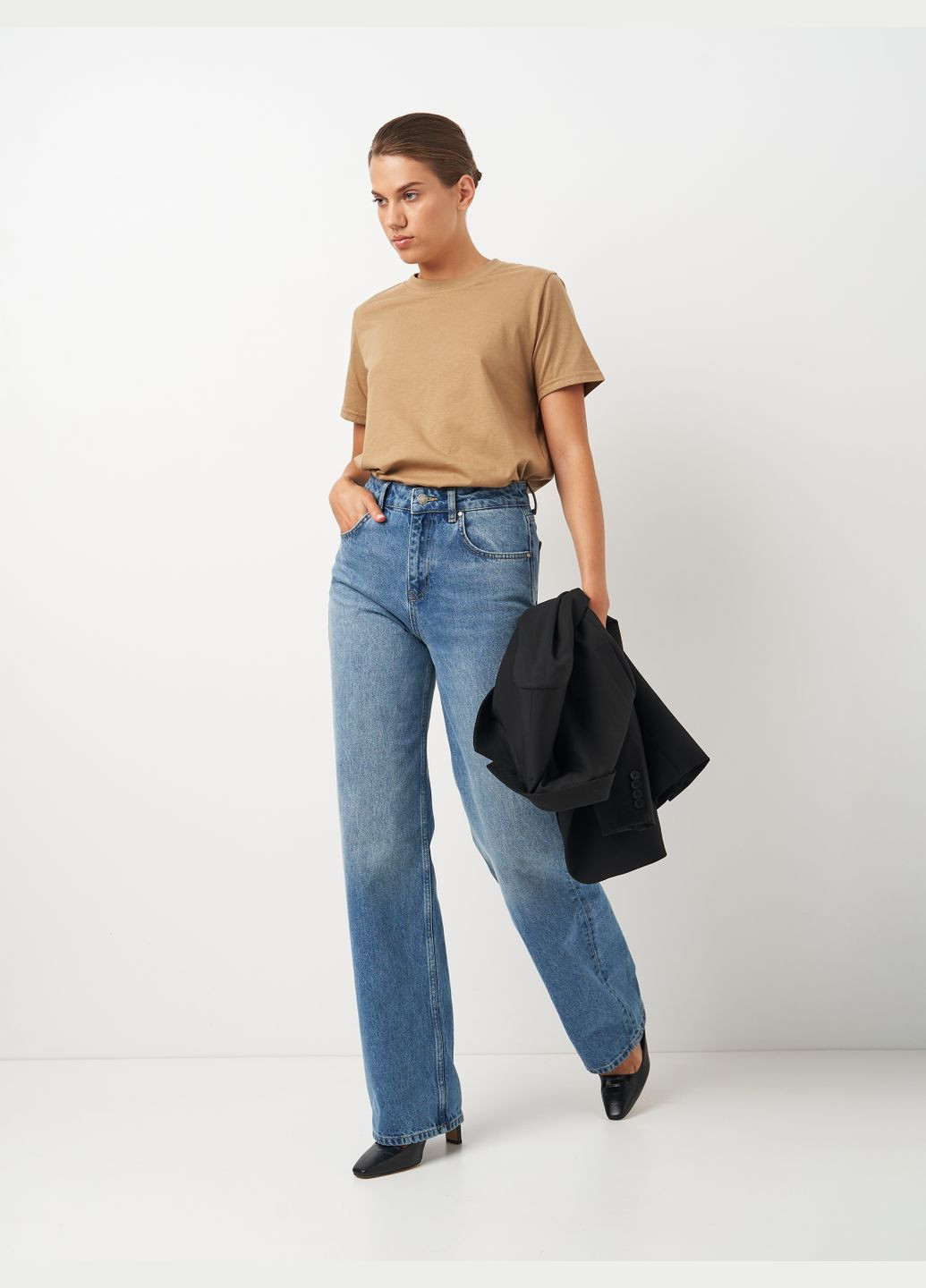 Футболка женская однотонная светло-бежевого цвета ТМ РОЗА Роза - (302223903)