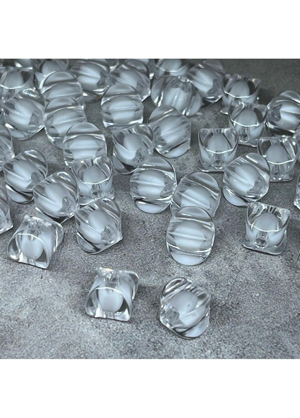 Акрилові Намистини D 10 мм (з намистиною всередині), колір -білий, арт 017650, упаковка ~20 грам (46 шт) No Brand (316646266)