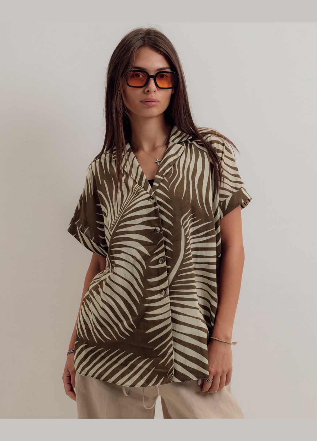 Оливковая блуза пальмы бежево-оливковая Nagrada