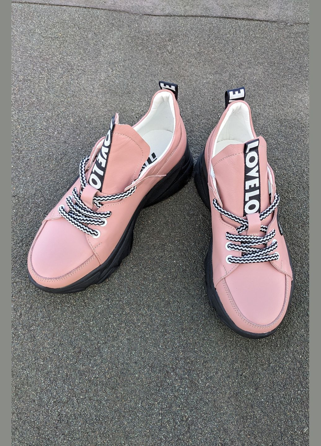 Рожеві осінні модні спортивні кросівки для жінок INNOE Кросівки