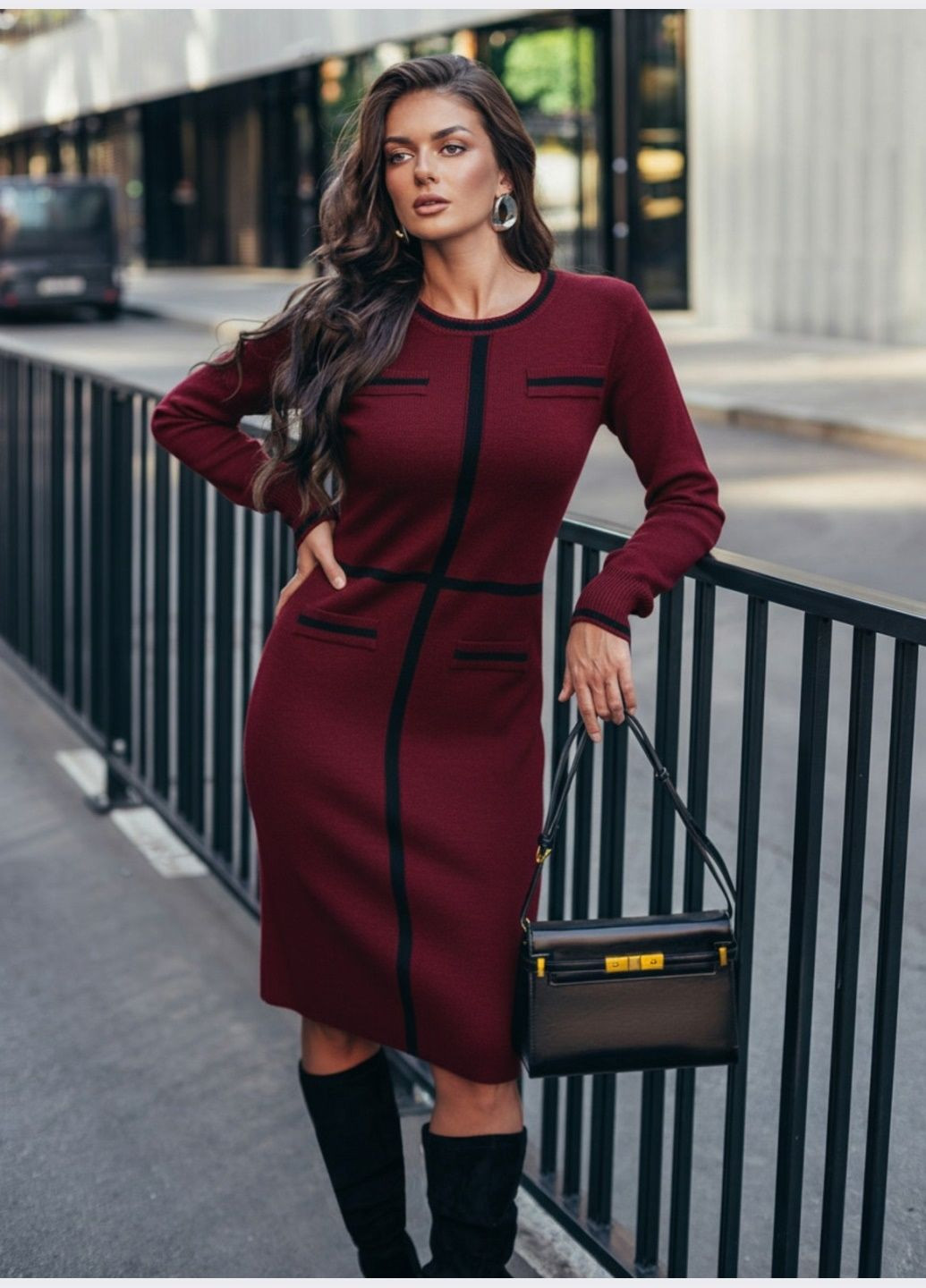 Бордовое деловое бордовое платье из вязаного меланжевого трикотажа футляр Dressa однотонное