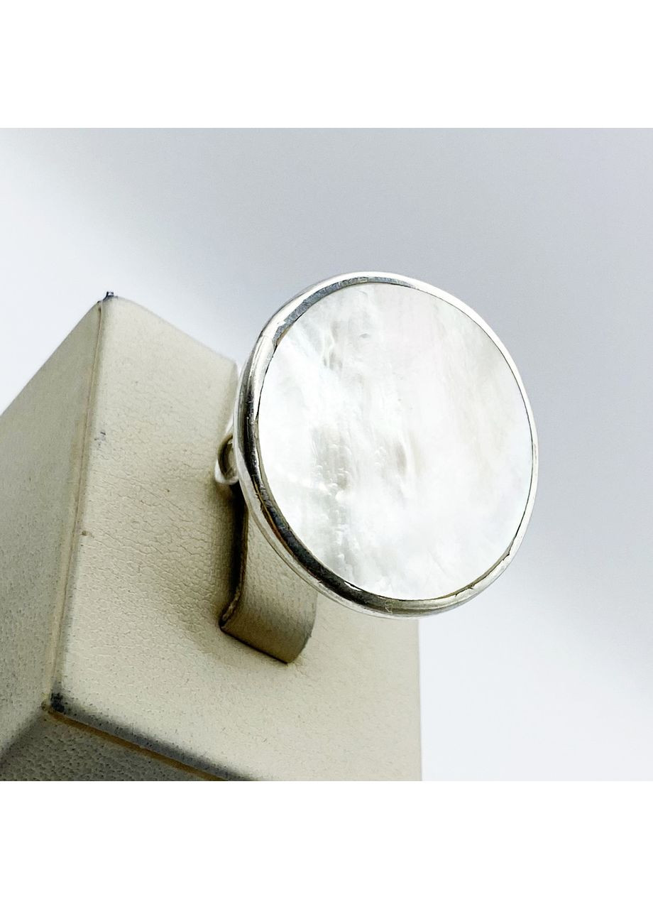 Каблучка срібна з перламутром 16,5 5,06 г No Brand (370142325)