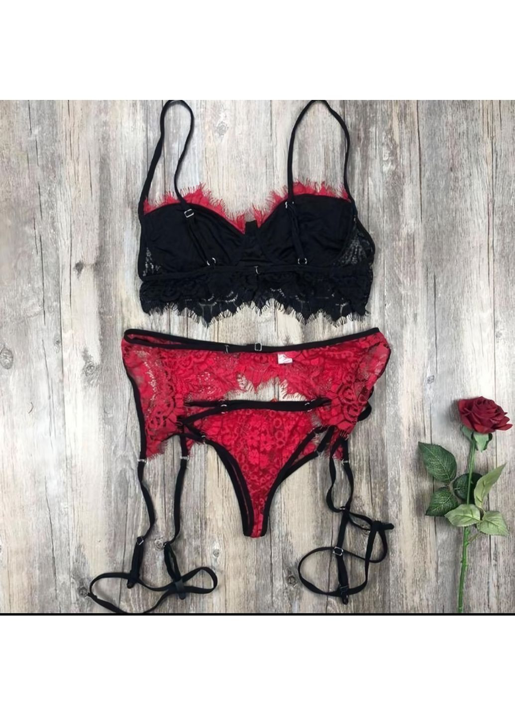 Красный демисезонный сексуальный кружевной комплект с портупеей и подвязками для чулок s-m красный No Brand