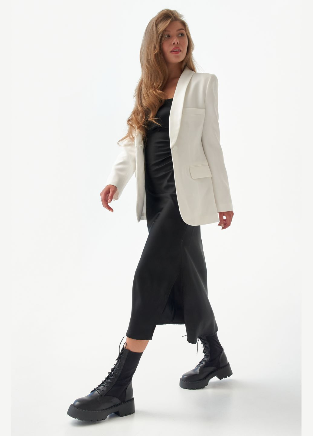 Осенние ботинки, цвет черный Estro