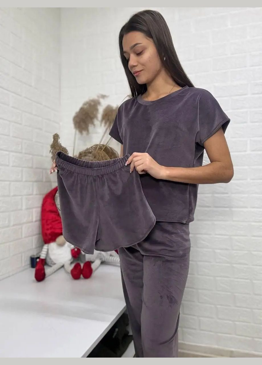 Коричневая всесезон женский велюровый комплект тройка (шорты, брюки и футболка) в цвете капучино. No Brand