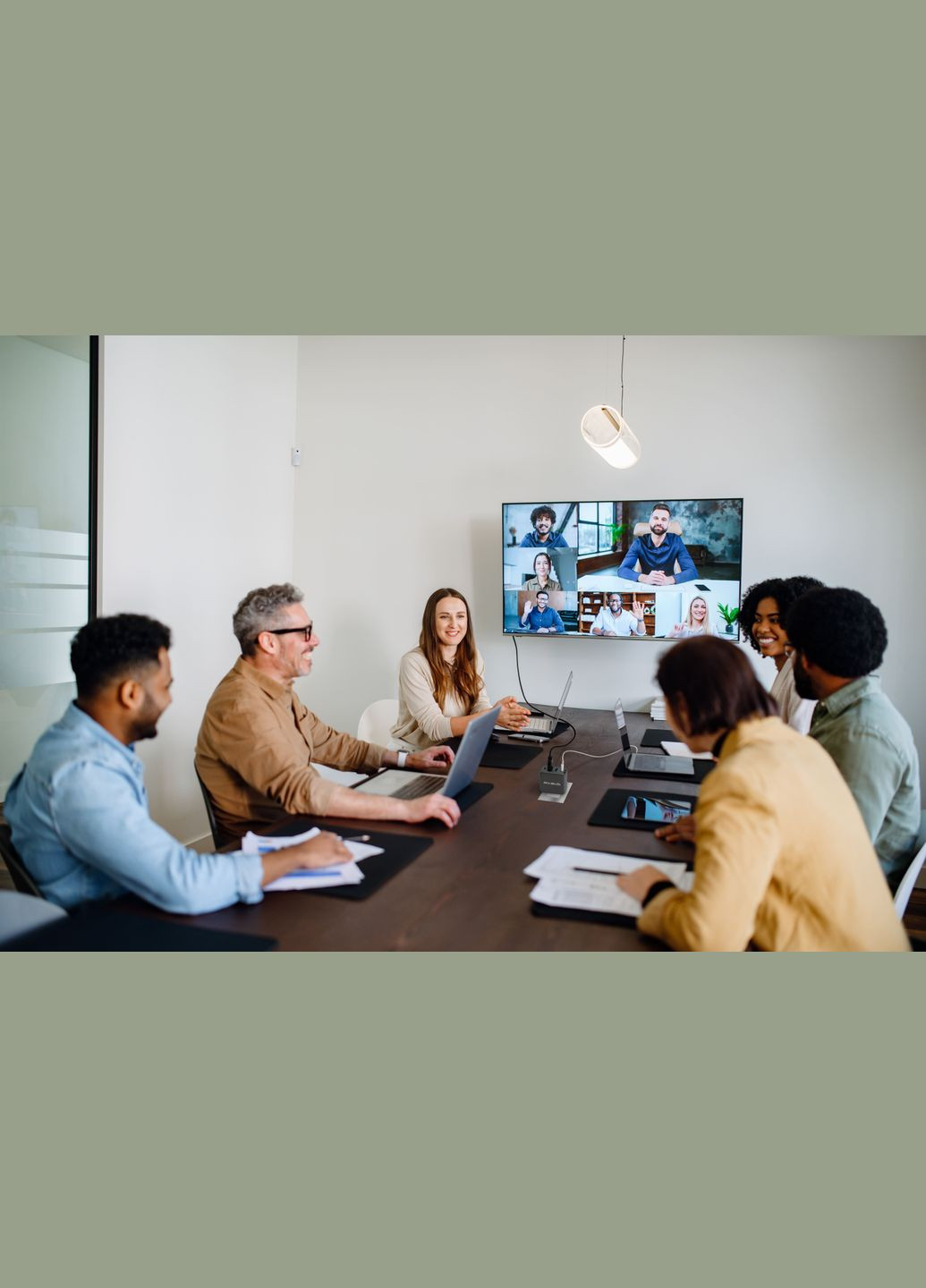 Зарядное устройство GC313 CORE GO 100Вт 2хUSB-С, 1хUSB-A, 1xHDMI, черный AVerMedia (322617951)