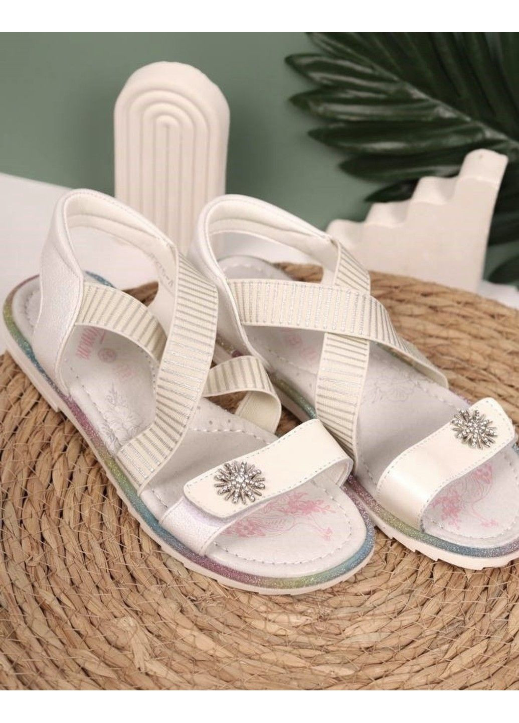 Белые босоножки детские кожаные цветок белые Tom.M