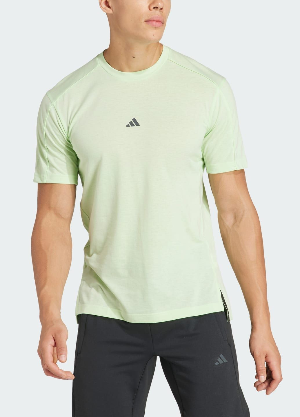 Зеленая футболка yoga training adidas