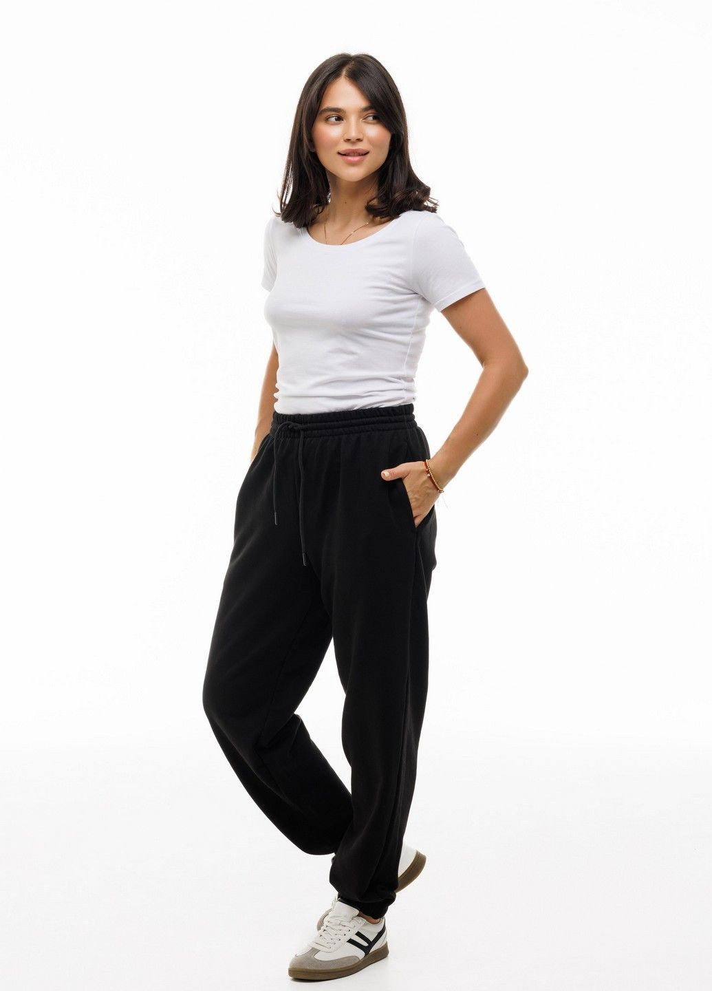 Женские базовые штаны с трехнитки с карманами M черный (3725173290931) Наталюкс 37-2517 (353501748)