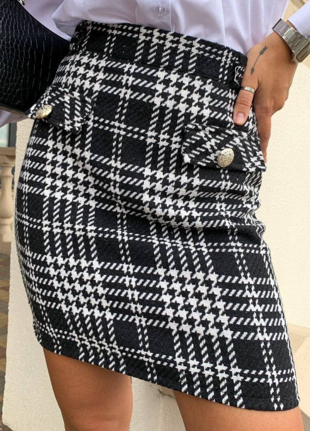 Черно-белая повседневная в клетку мини юбка в клетку с декоративными пуговицами. Tik-Tak