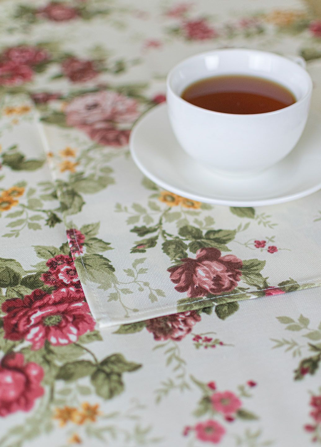 Скатертина з тефлоновим покриттям "Троянда бордо" 2.4м х 1.5м + 8 серветок Homedec - (321982173)