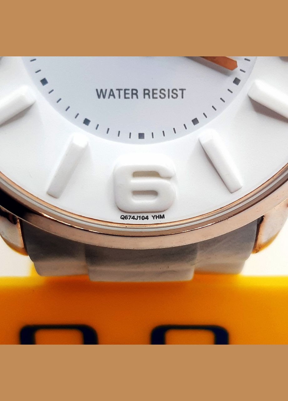 Наручные часы '' женские кварцевый силиконовый ремешок () Q&Q Q674J104Y (305391357)