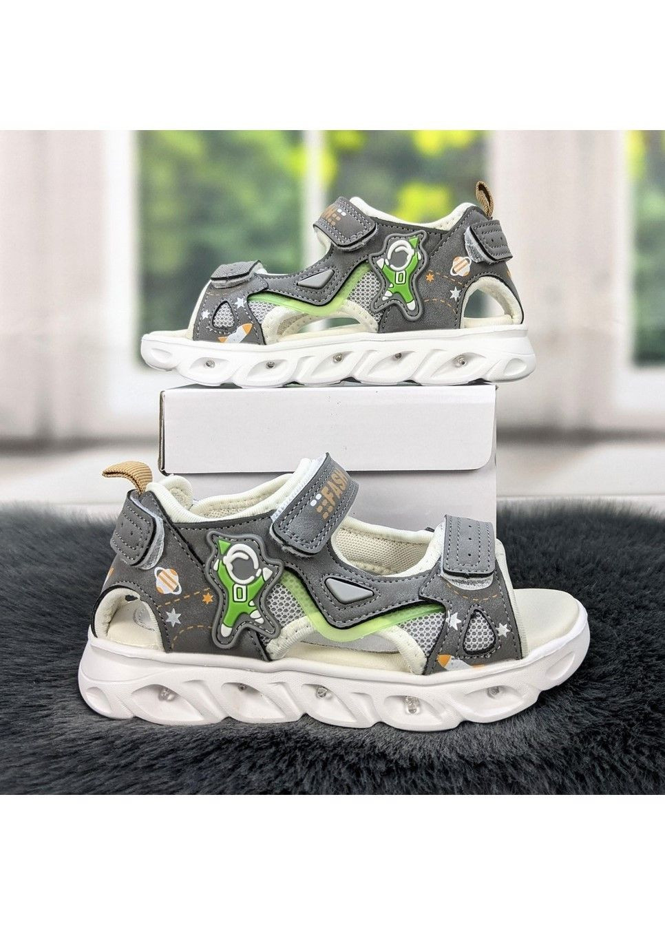 Серые повседневные босоножки детские для мальчика Jong Golf на липучке