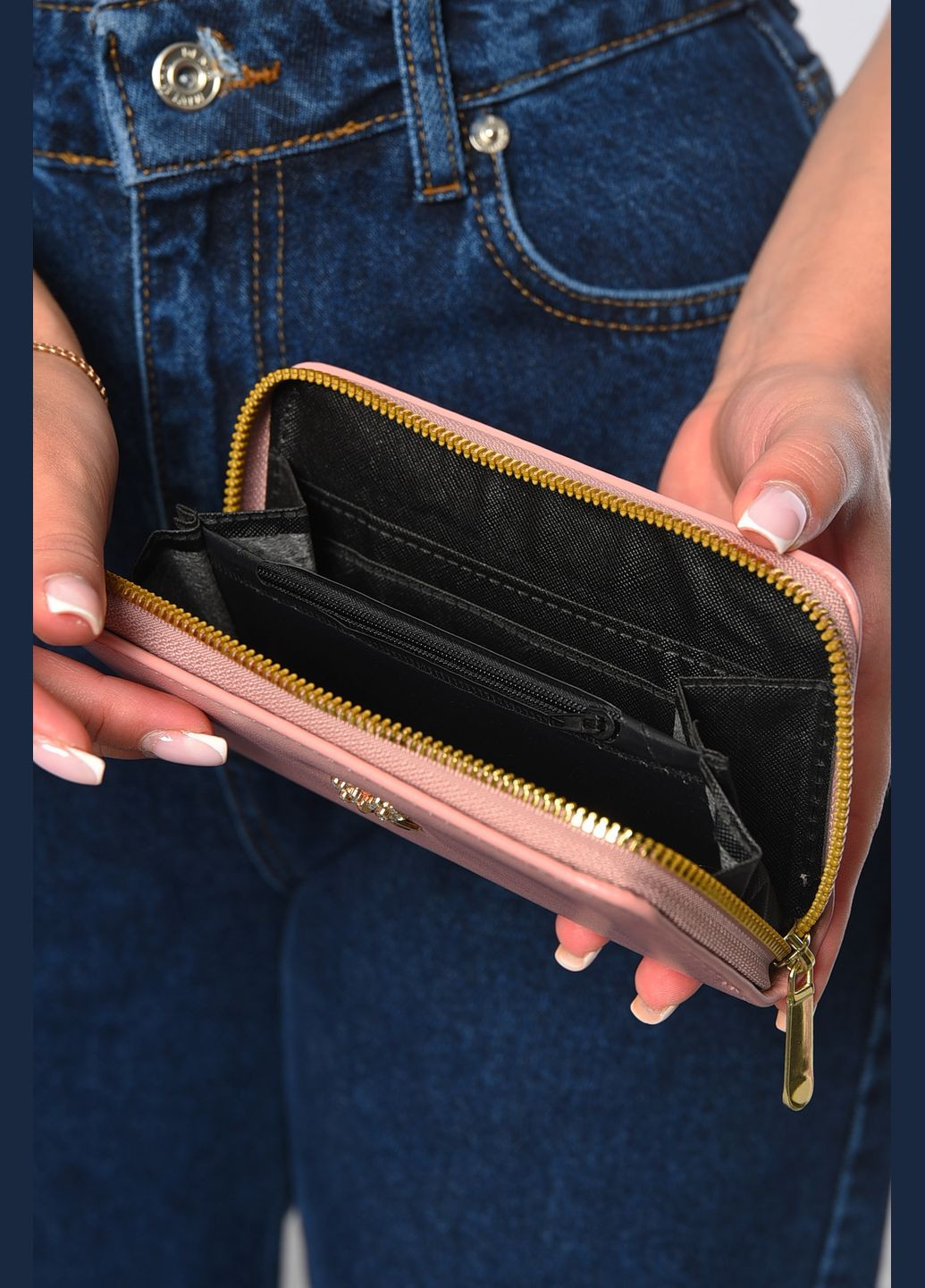 Гаманець жіночий з екошкіри рожевого кольору Let's Shop (299147393)