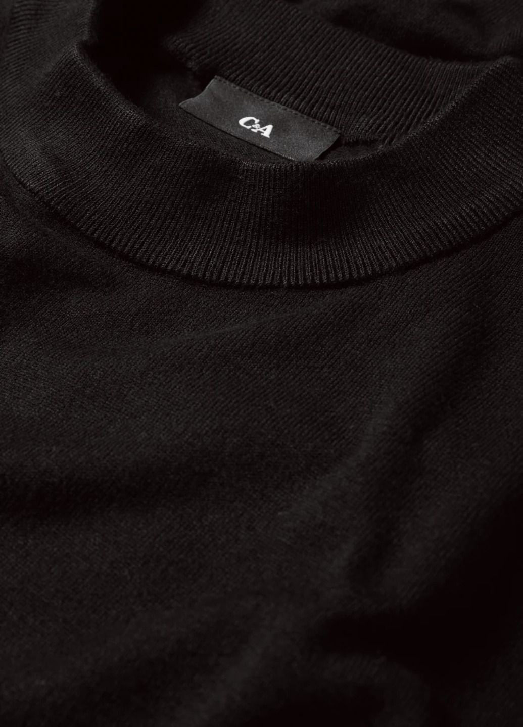 Черный демисезонный свитер C&A