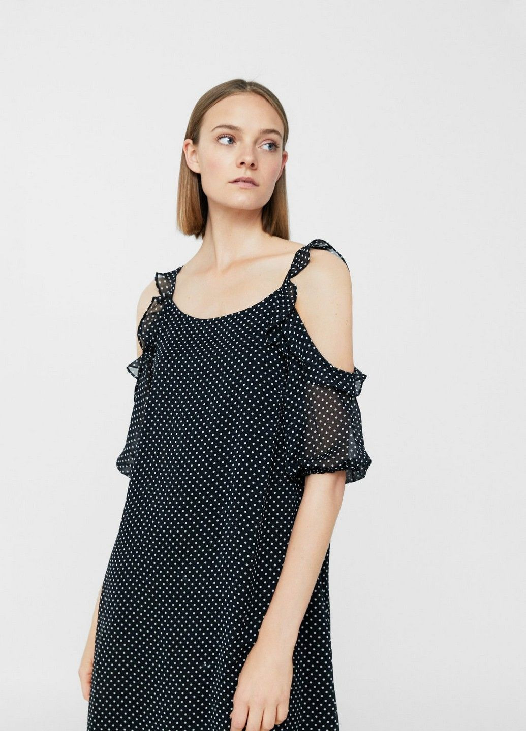 Чорна кежуал сукня Mango в горошок