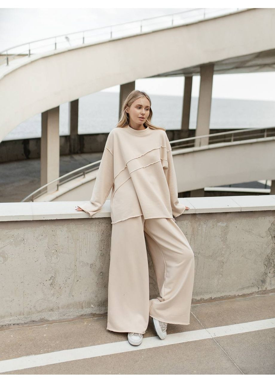 Костюм незвичного крою з відкритими швами Україна (357123511)