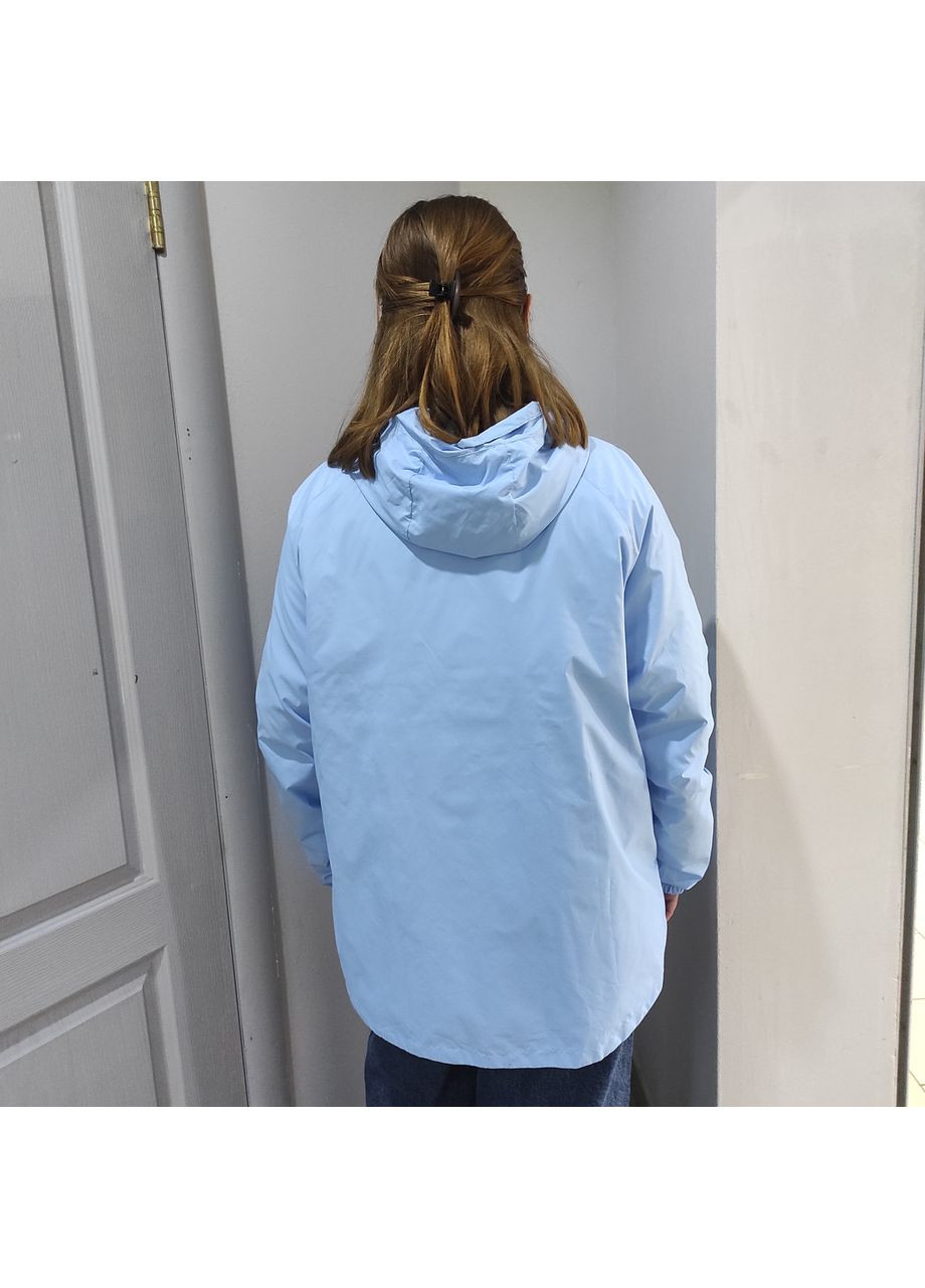 Блакитна куртка жіноча вітровка велика легка світла капюшон 3xl блакитна No Brand