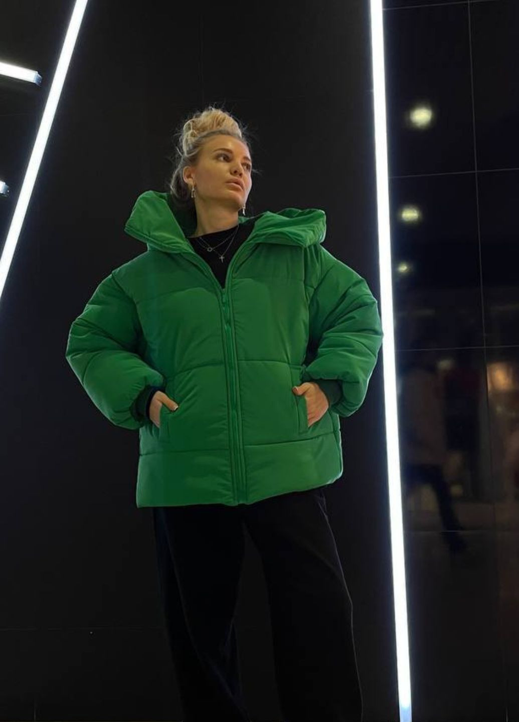 Зеленая демисезонная объемная теплая куртка No Brand