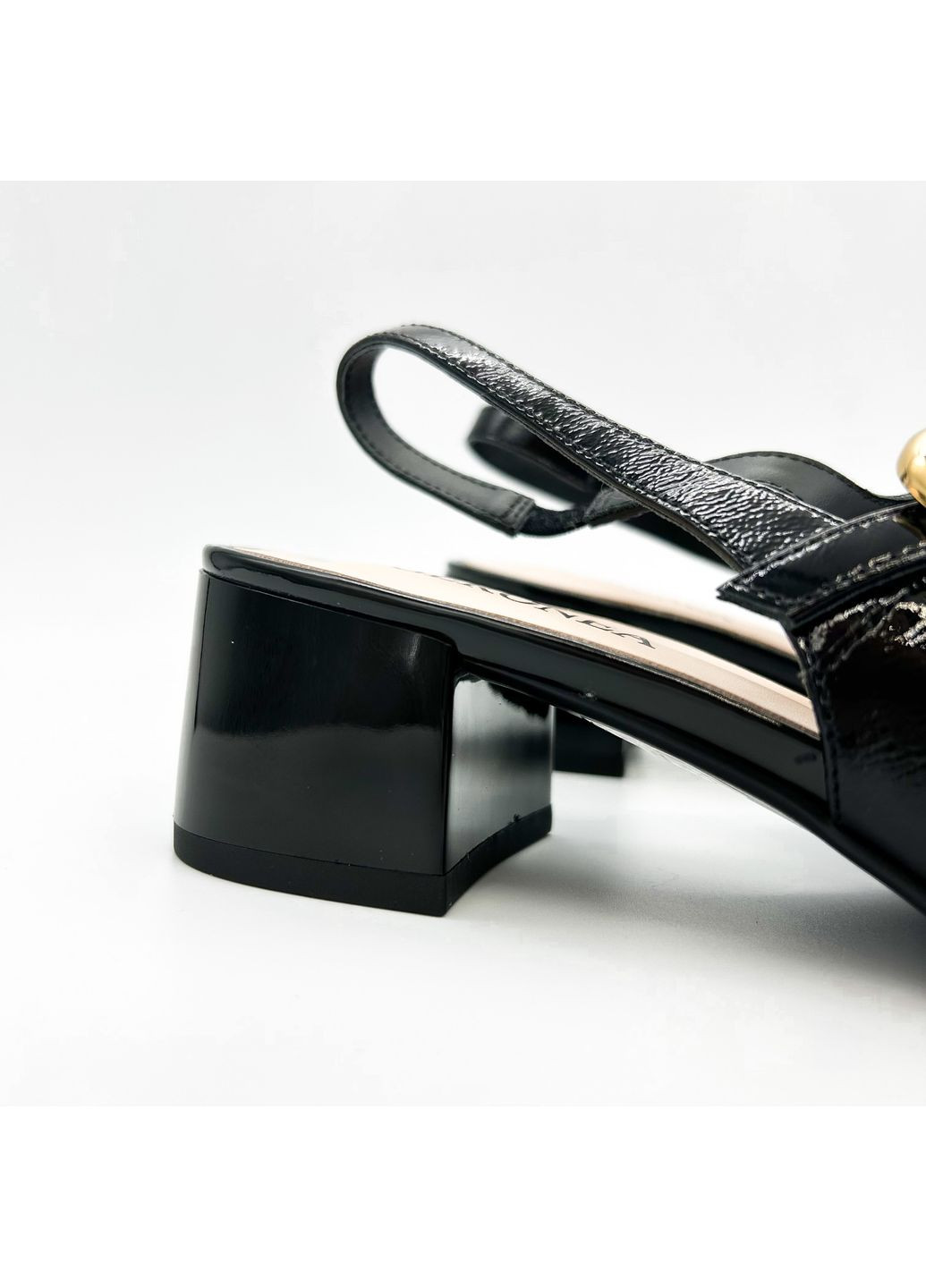 Черные босоножки (р) наплак 0-1-1-ep-264-3-j Geronea с ремешком