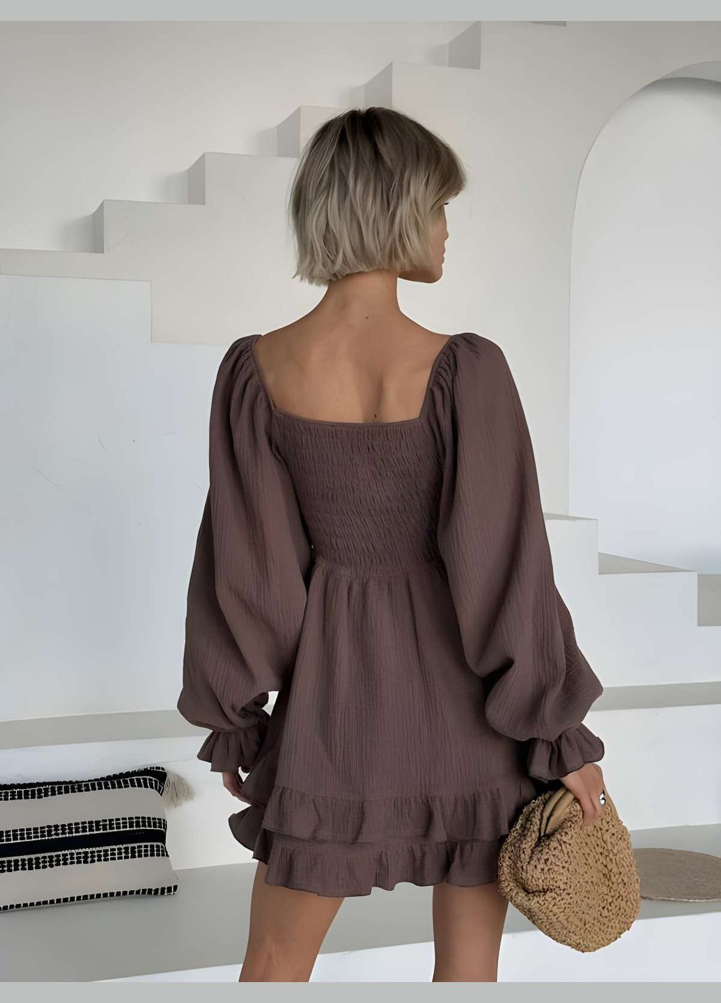 Коричнева святковий, коктейльна, карнавальний, повсякденний, кежуал, вечірня жіноча літня легка муслінова коротка сукня міні з рюшами весна літо коричнева шоколадна Larionoff однотонна