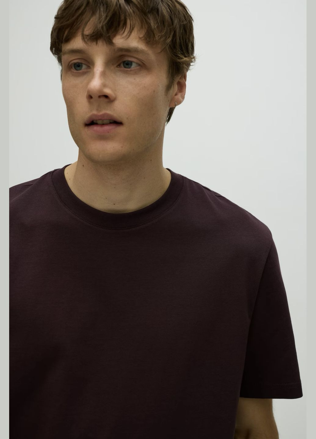 Сливовая футболка H&M regular fit