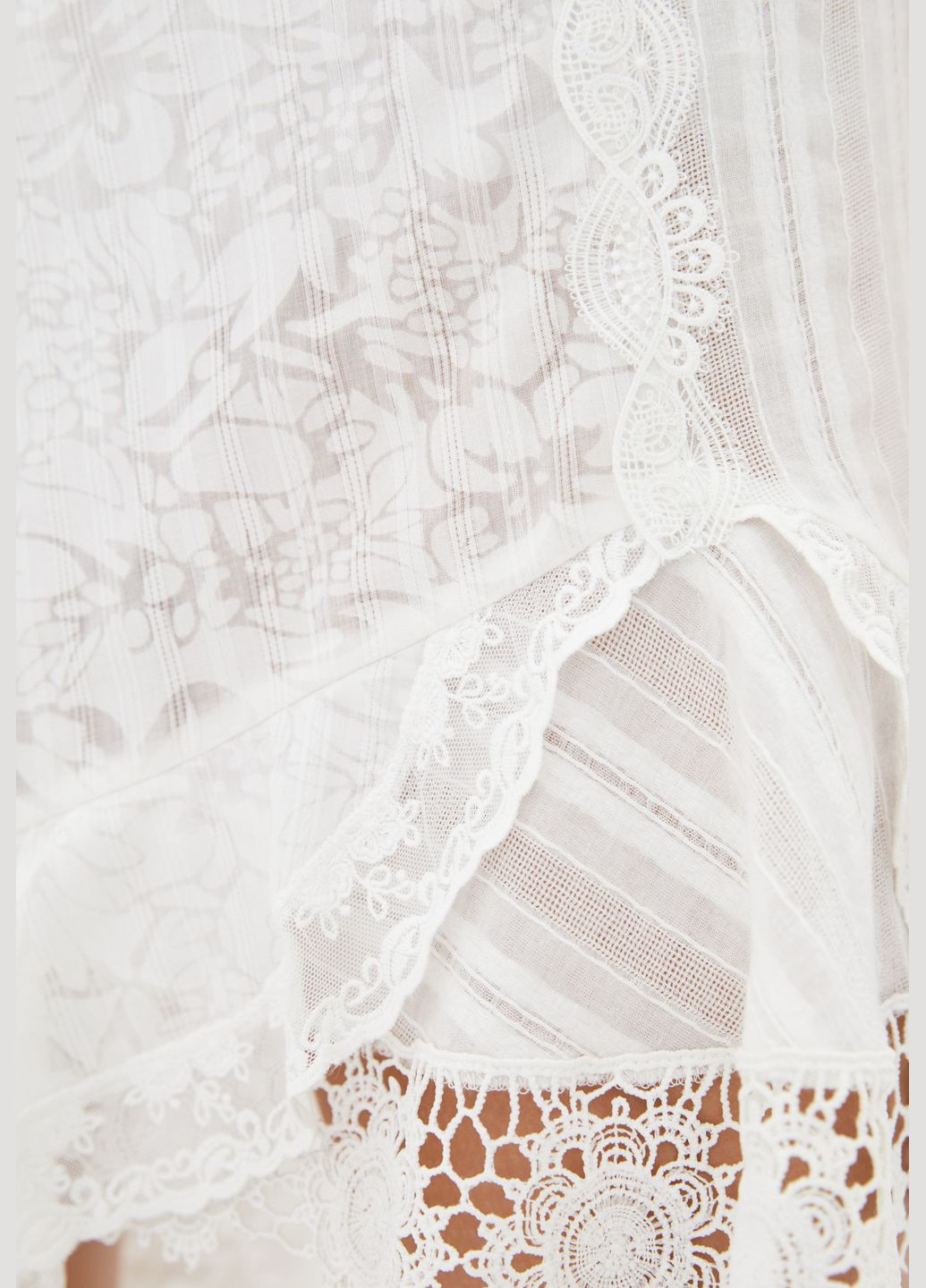 Білий пляжна літня пляжна сукня у кольорі ivory: два види тканини, три види мережива та асиметричний низ. ORA однотонна
