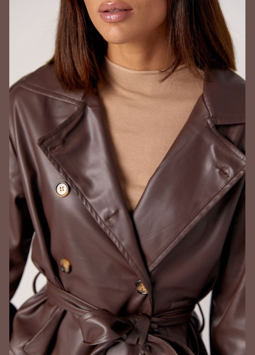 Коричнева демісезонна жіноча куртка з поясом з екошкіри 235053 Lurex