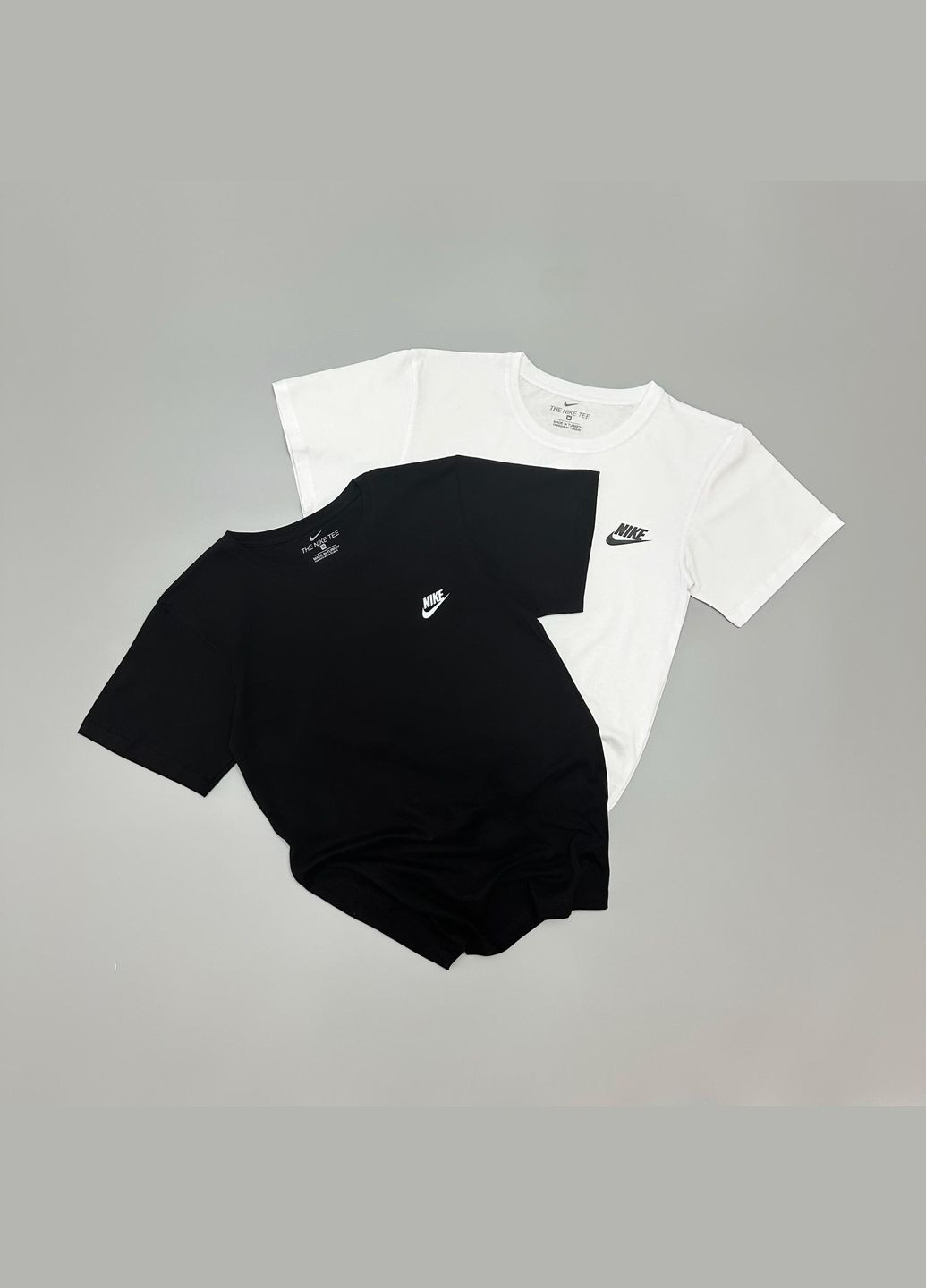 Чорно-біла літні чоловічі 2 футболки nike чорна та біла з коротким рукавом No Brand