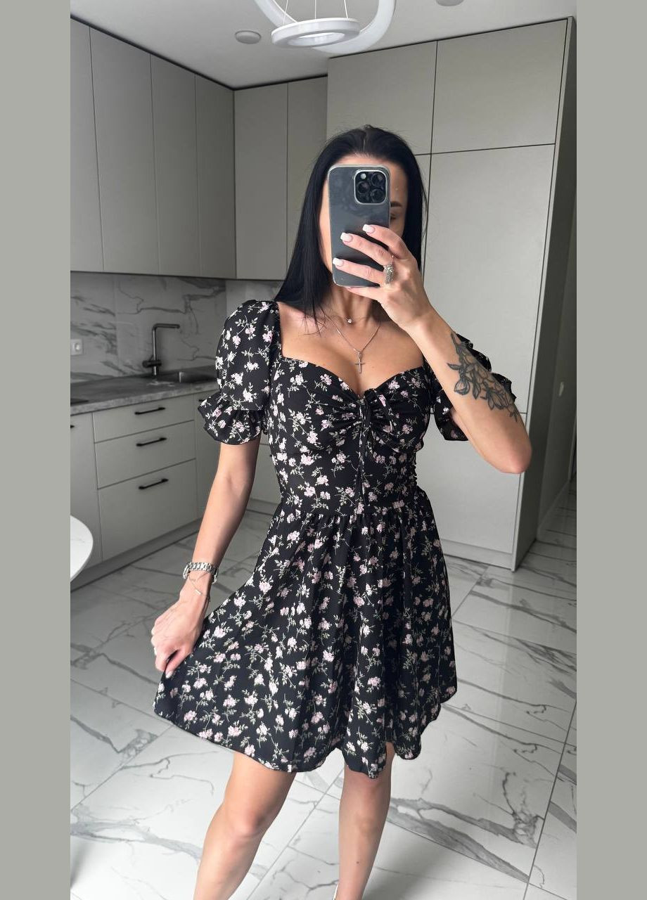 Черное повседневный легкое мини платье в цветочный принт с пышной юбкой Adelante с цветочным принтом