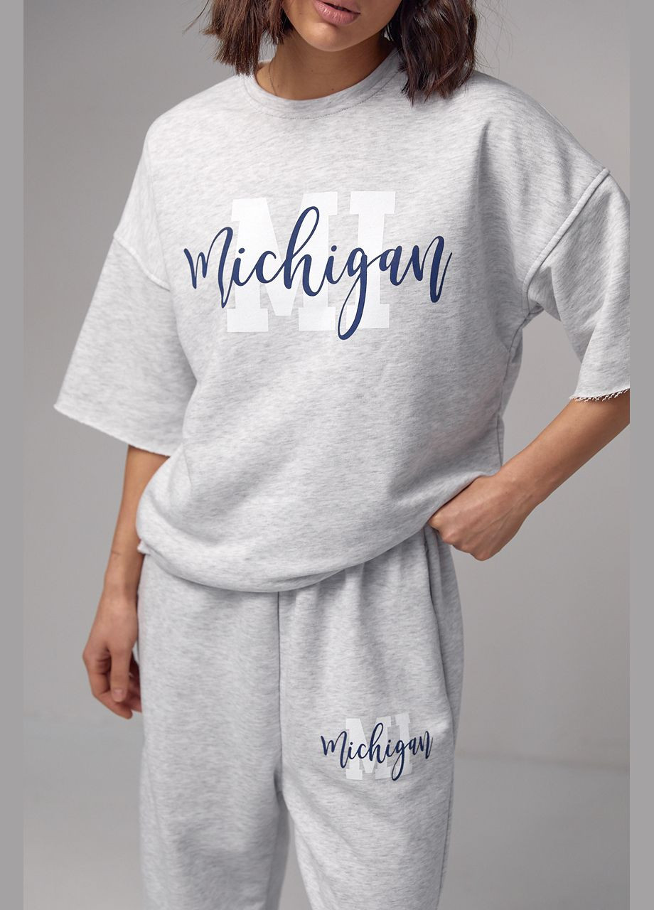 Женский спортивный костюм с надписью Michigan - светло-серый Lurex (289061553)