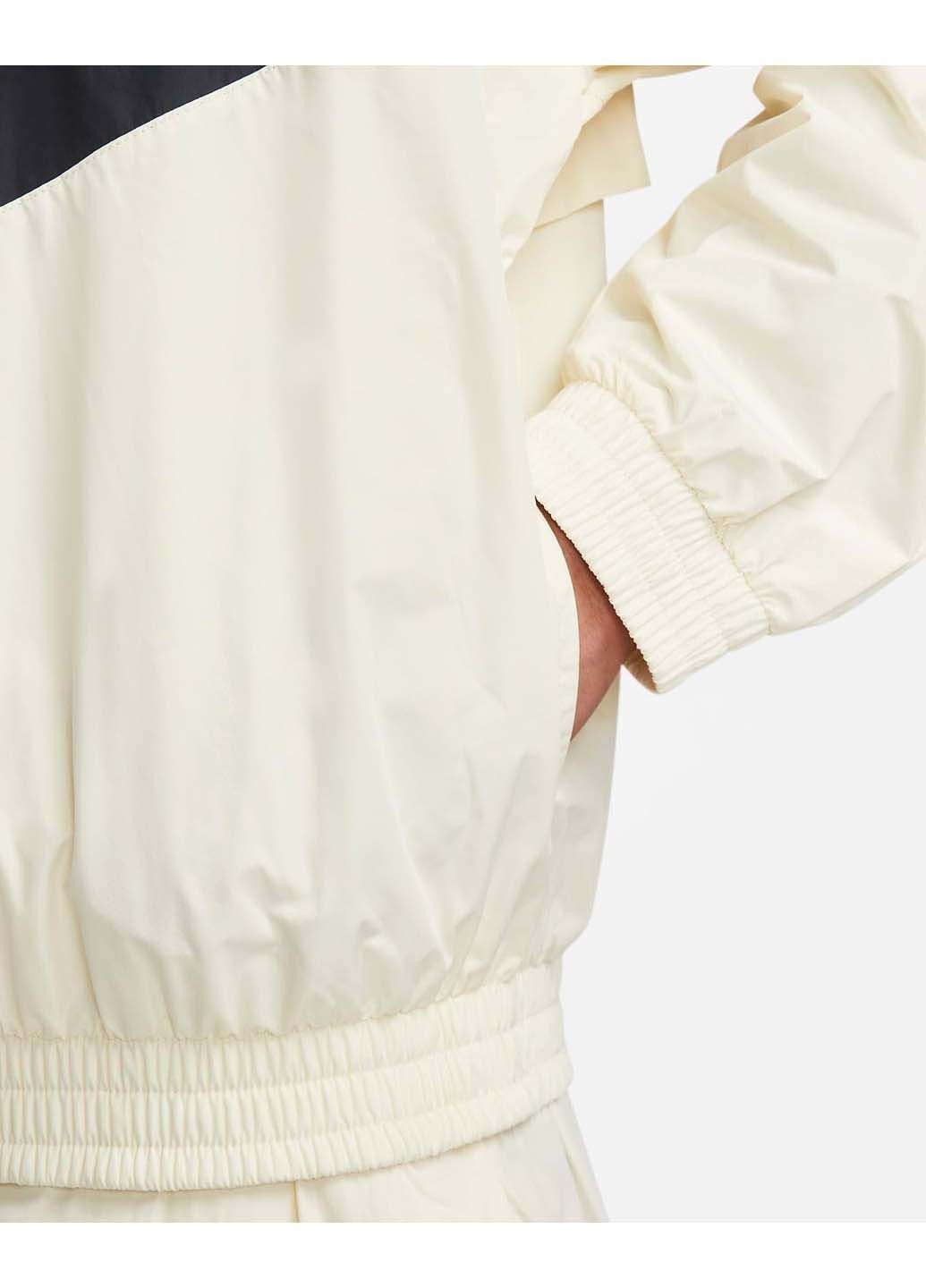 Черно-белая демисезонная куртка мужская Nike