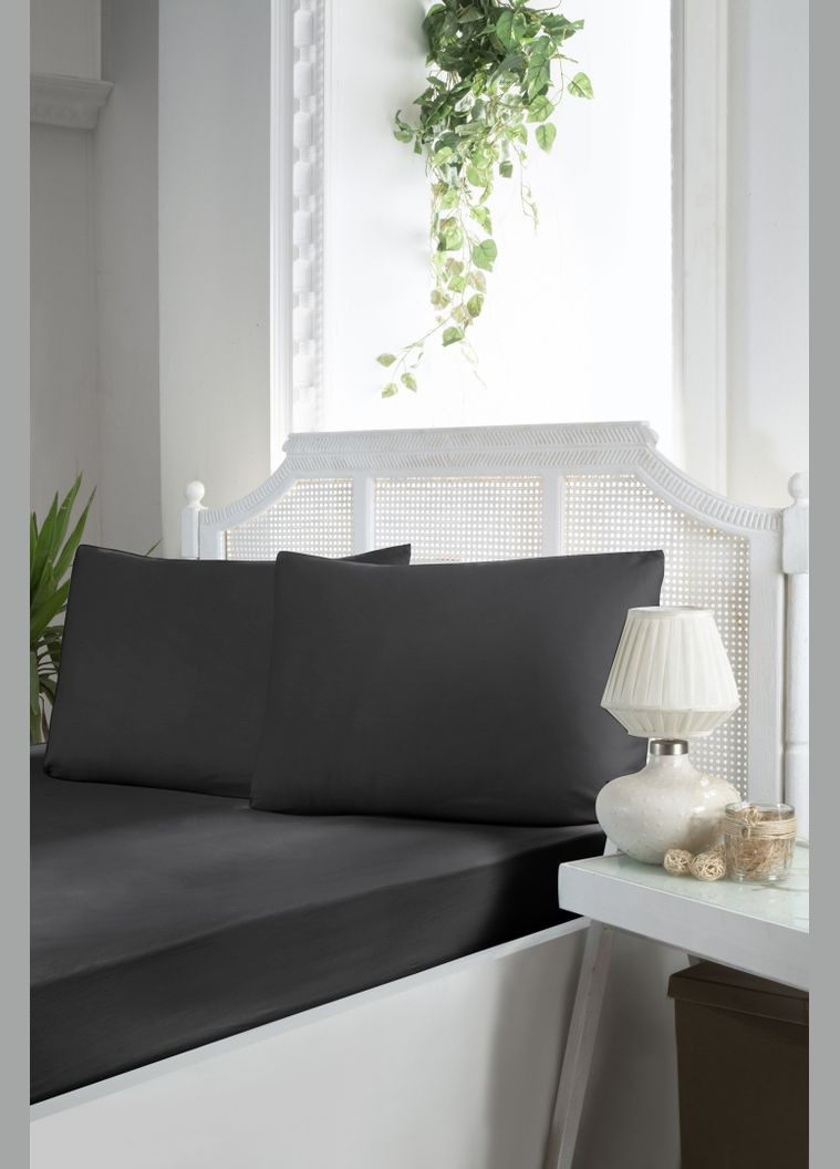 Сатиновая простыня 160х200см на резинке с наволочками First Choice (339865792)