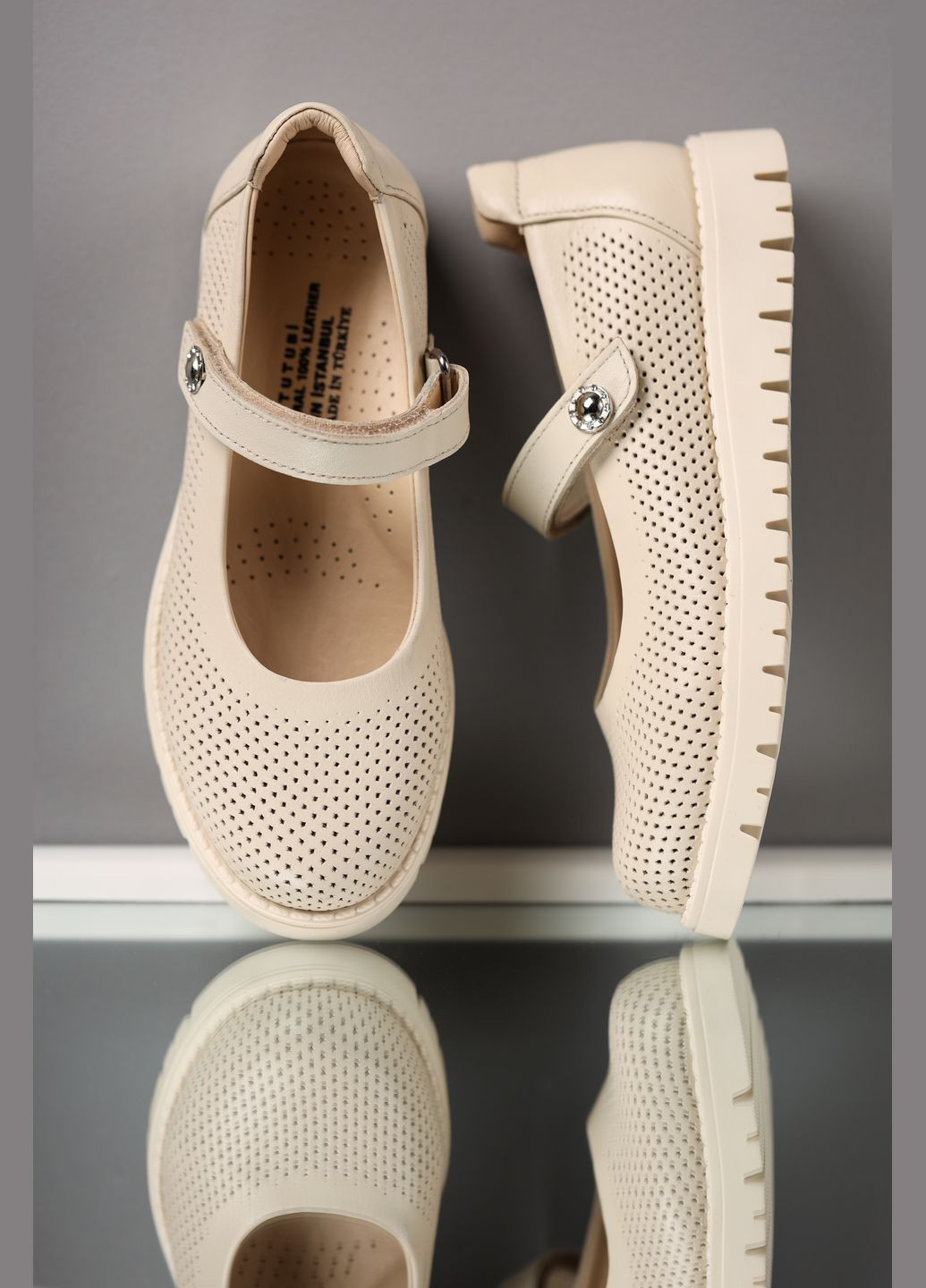 Бежевые туфли с перфорацией из натуральной кожи для девочки 9418 30 18.5см бежевый 71472 без каблука Tutubi