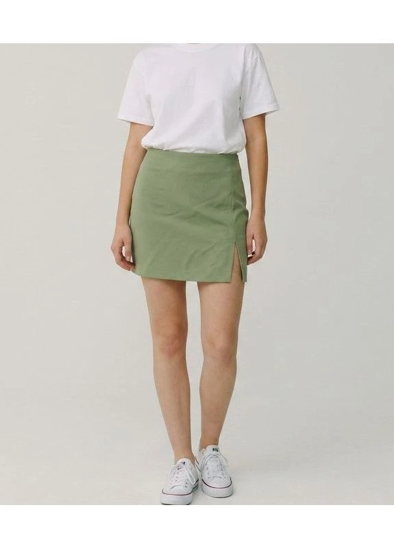 Зеленая однотонная женская мини-юбка pull&bear короткая зеленая No Brand
