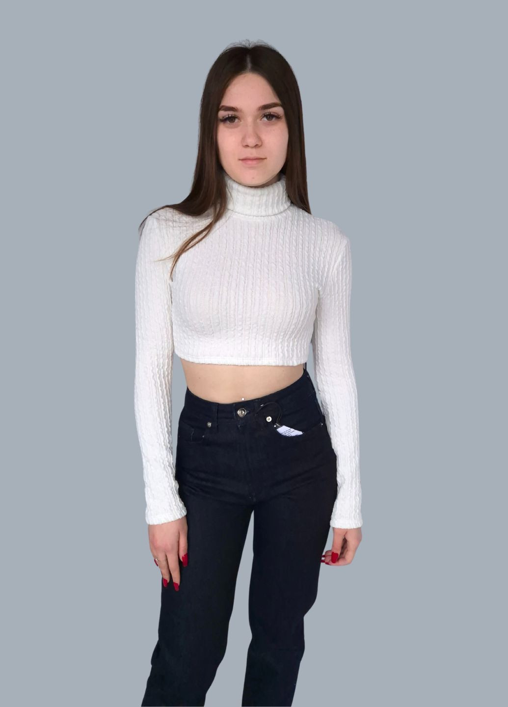 Молочний демісезонний светр жіночий укорочений однотонний Bershka