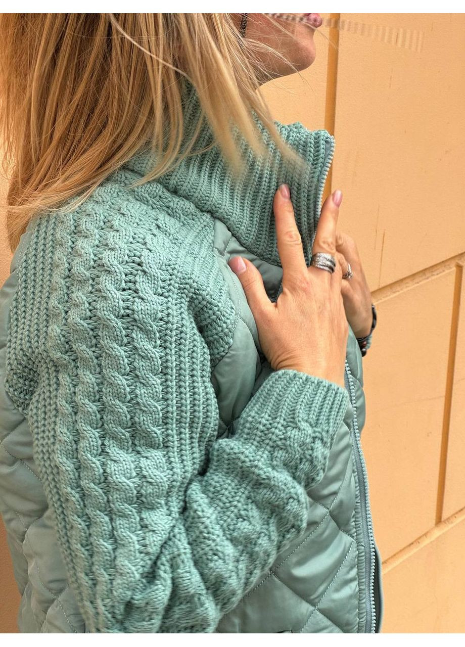 Мятная демисезонная куртка женская с вязаным рукавом Style Point