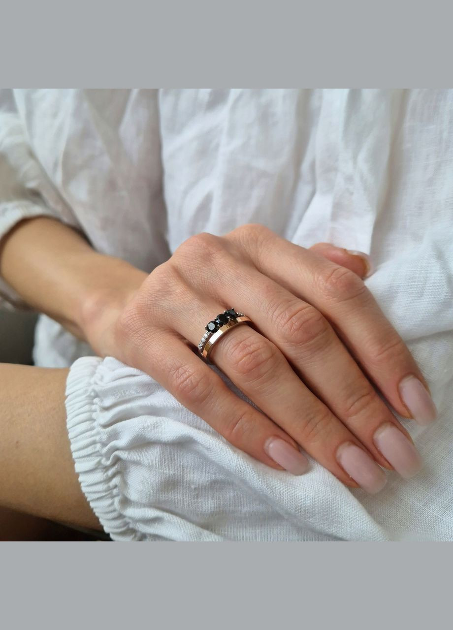 Серебряное женское колечко с золотой пластиной с Черными камнями размер серебро 925 пробы 916к 2.80г No Brand (311301150)