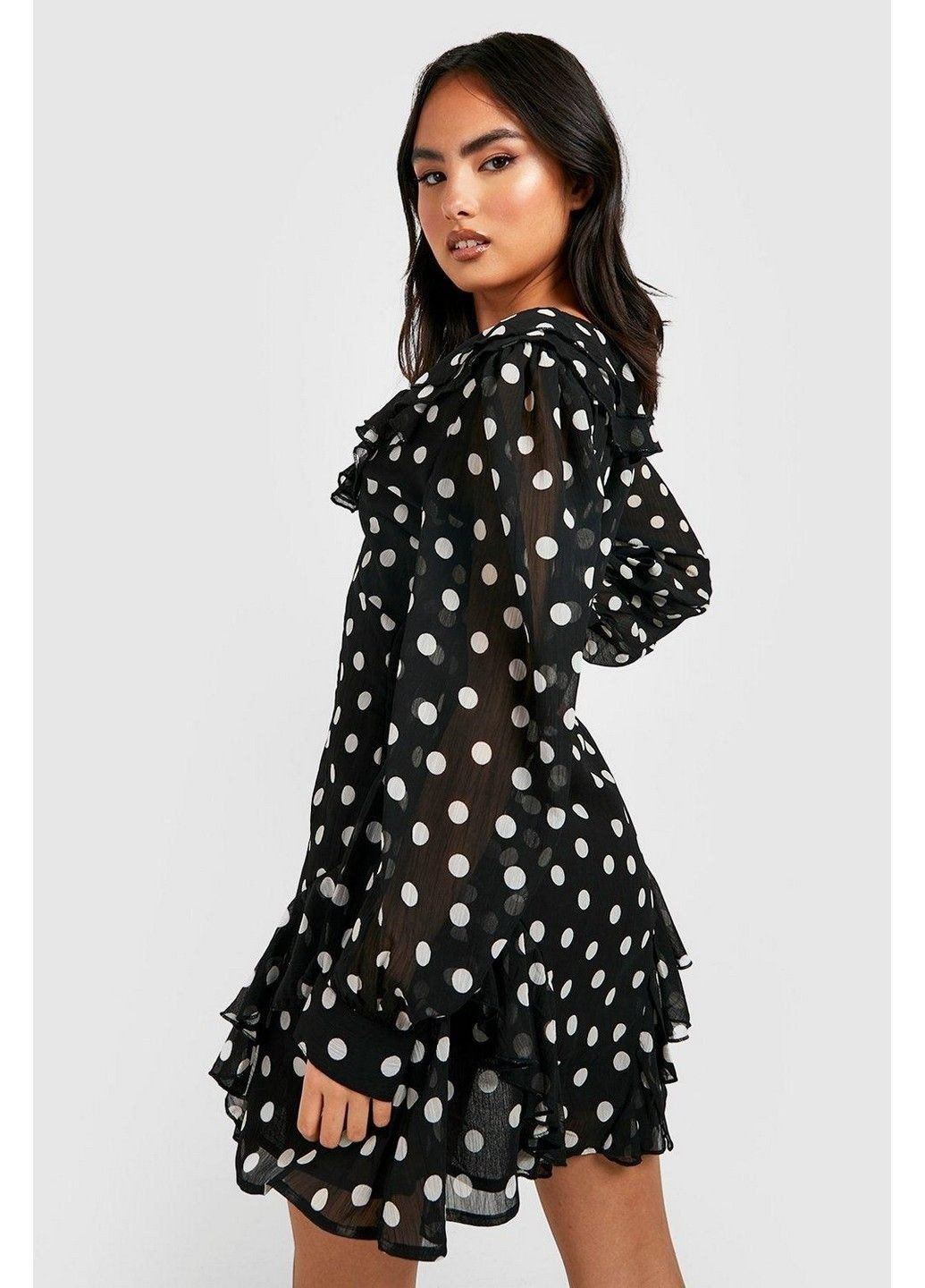 Черное коктейльное платье Boohoo в горошек