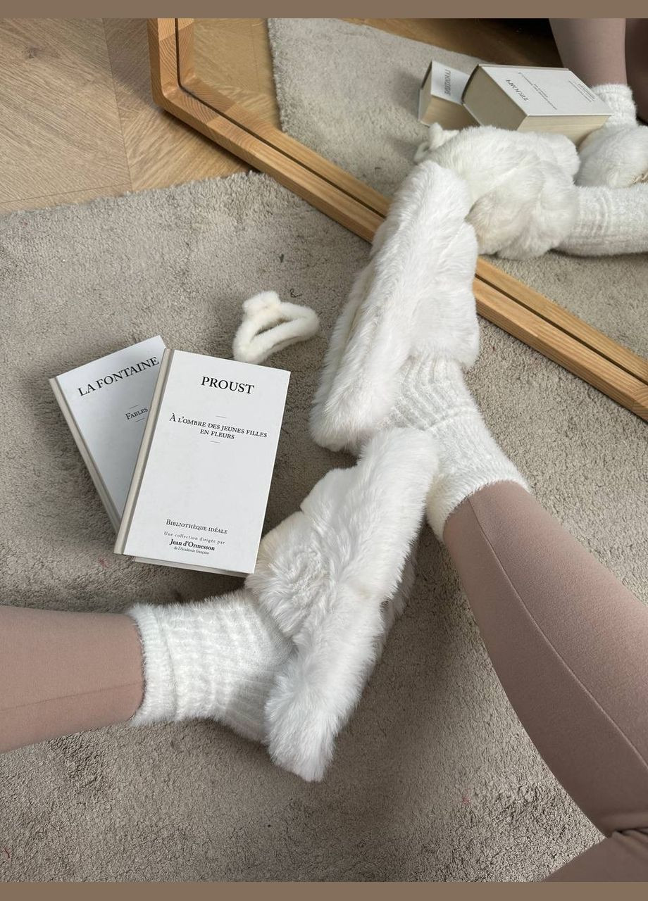 Белые тапочки Motivo