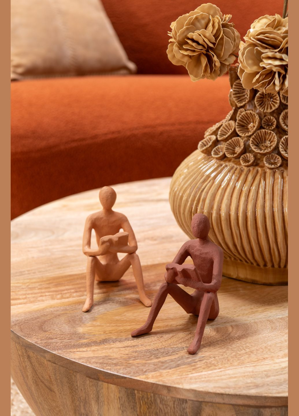 Статуетка читач металева коричневого кольору висота 15 см (52453) J-Line (321967321)