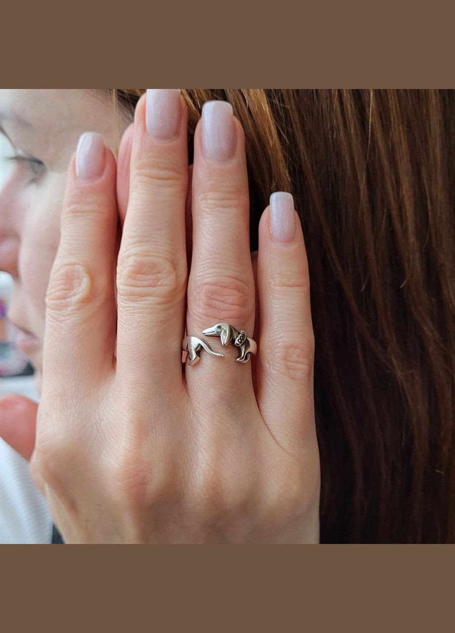 Серебряное кольцо Такса с Зелеными глазками серебро 925 пробы Черненное 16 - 19 размер 13005/3 2.65 No Brand (325488512)