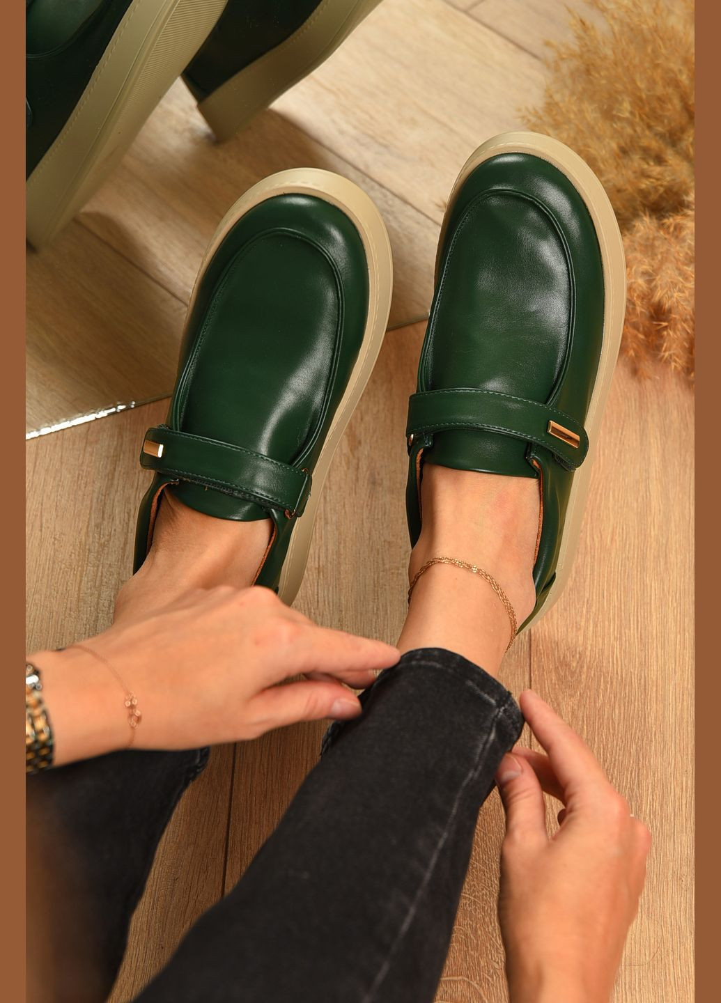 Let's Shop Туфли-лоферы женские темно-зеленого цвета лоферы темно-зеленый з искусственная кожа, искусственный мех, украина — демисезон (345569327)